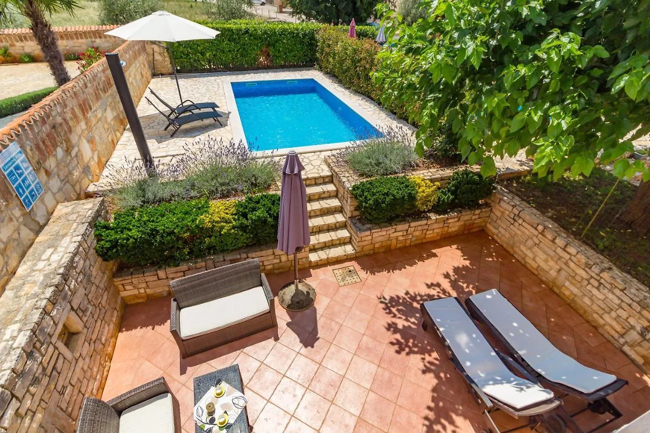 Casa Ghedda Villa Gedici 0*,